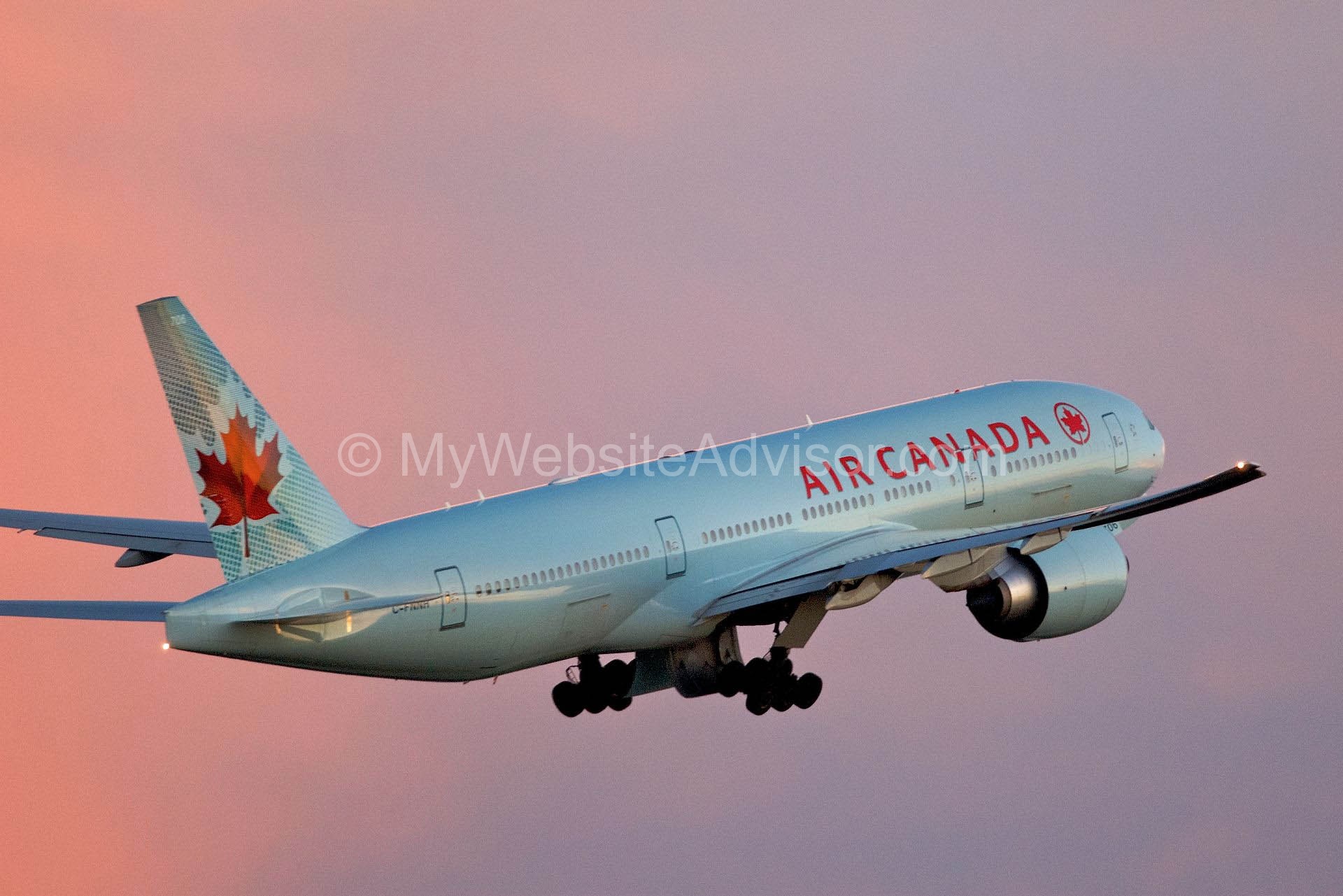 Un Boeing 777-200LR d'Air Canada au décollage à Toronto (photo: Wiki Commons).